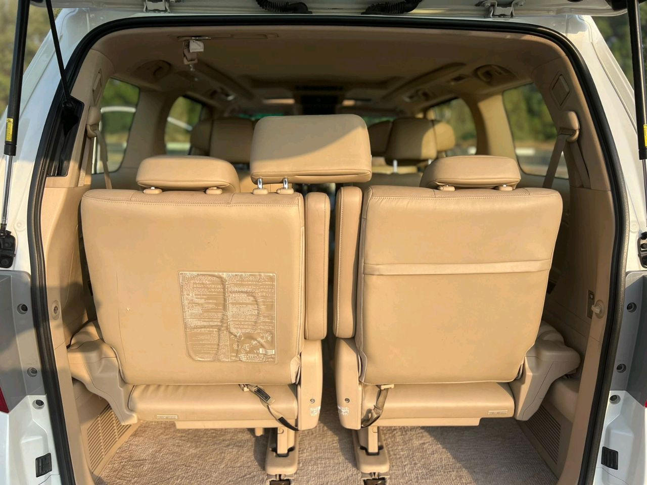 Toyota ALPHARD - Image 7