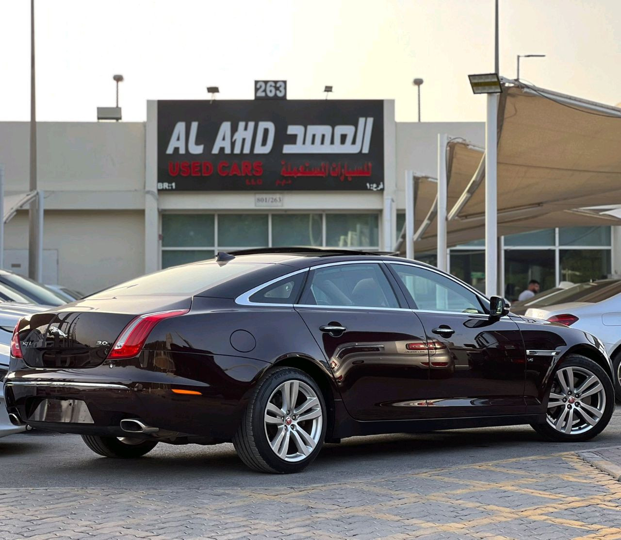 Jaguar XJ-Series - Image 11