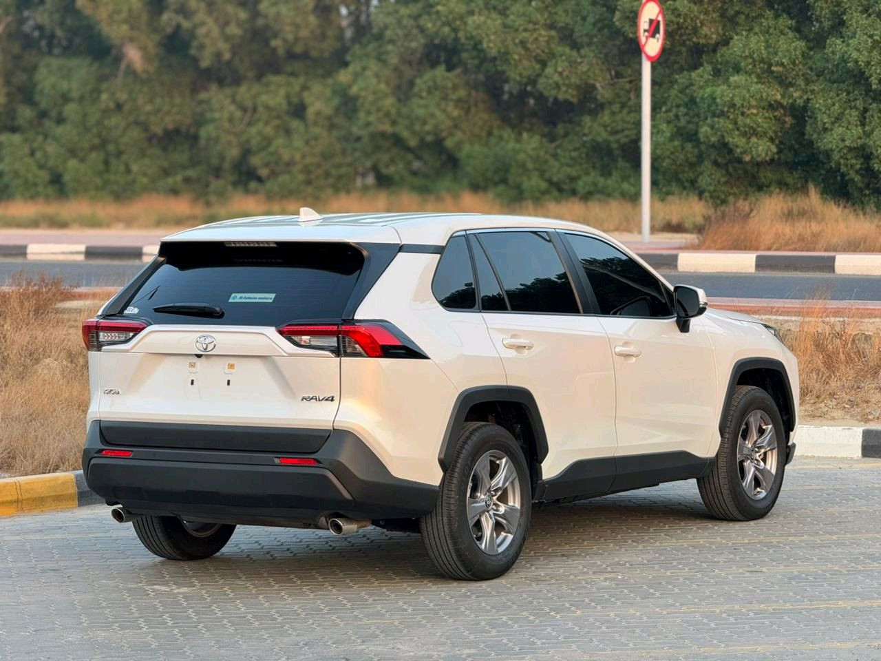 Toyota Rav 4 - Image 9
