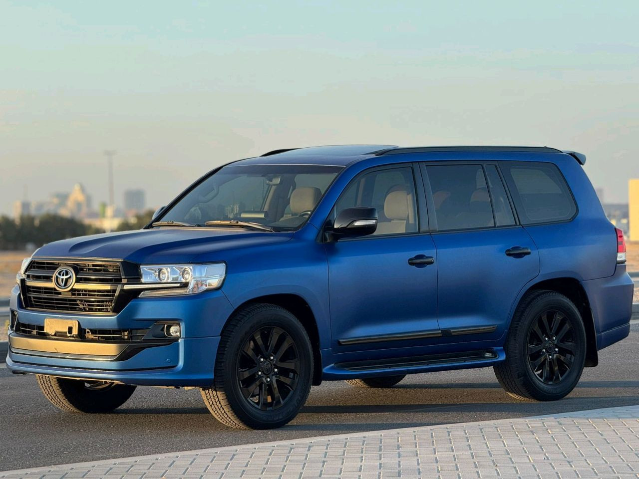 Toyota Land Cruiser - Image 4