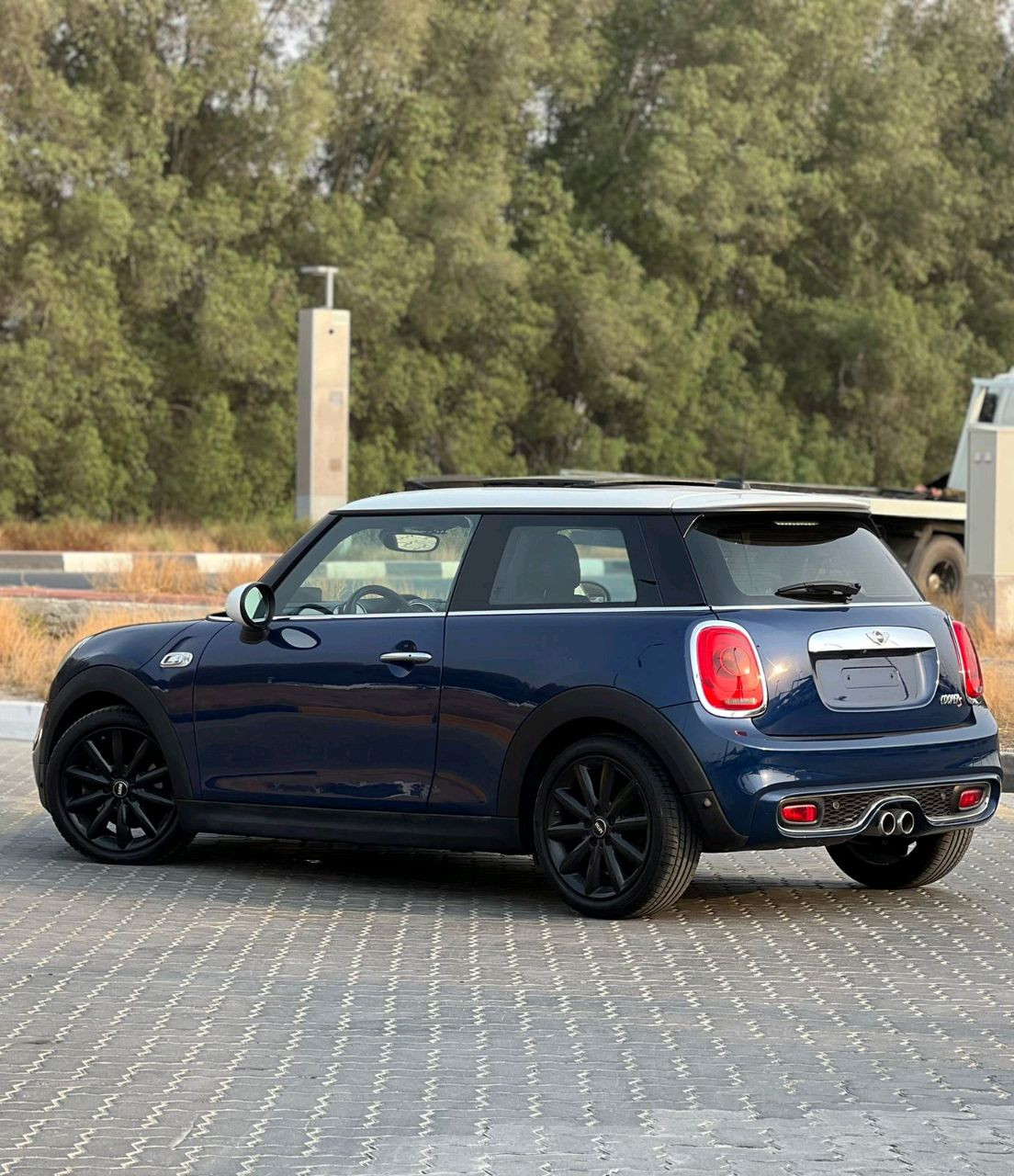 Mini Cooper Model S - Image 4