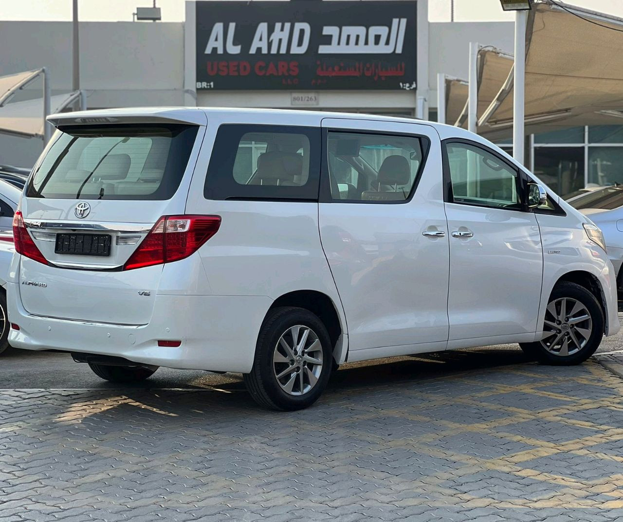 Toyota ALPHARD - Image 9