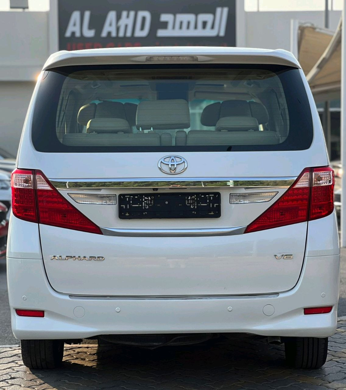 Toyota ALPHARD - Image 11