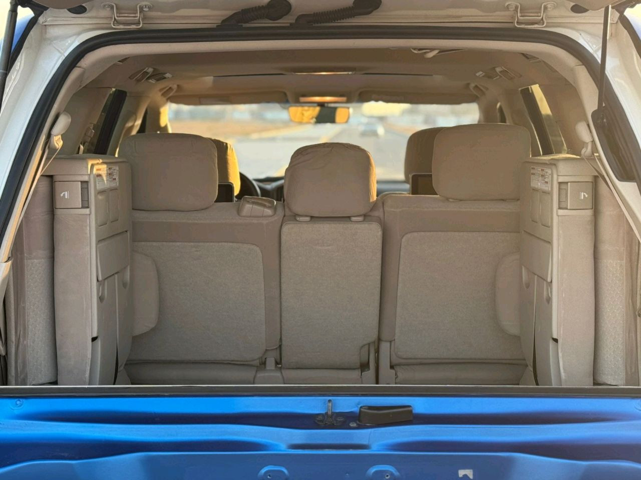 Toyota Land Cruiser - Image 11