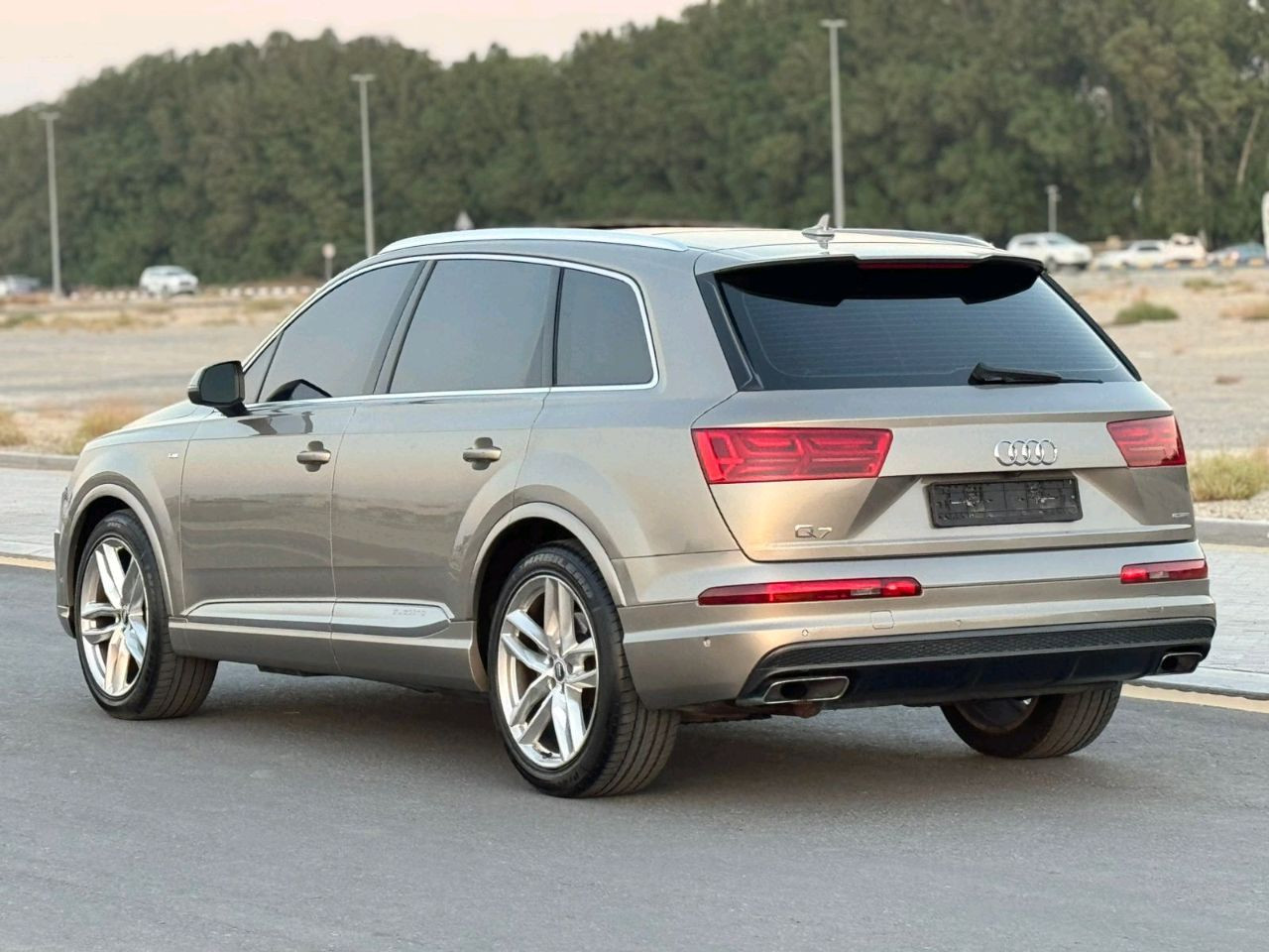 Audi Q7 - Image 5