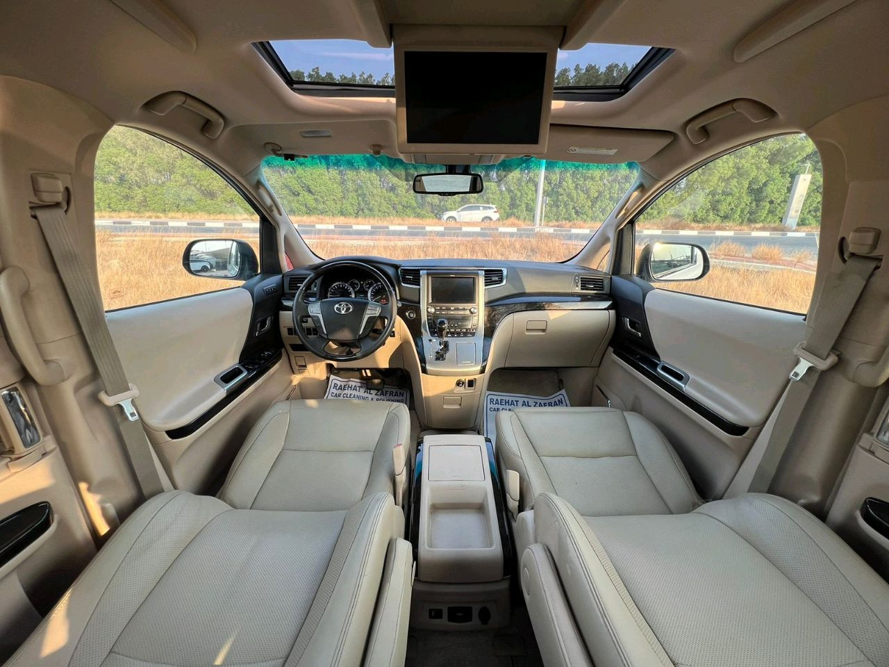Toyota ALPHARD - Image 5