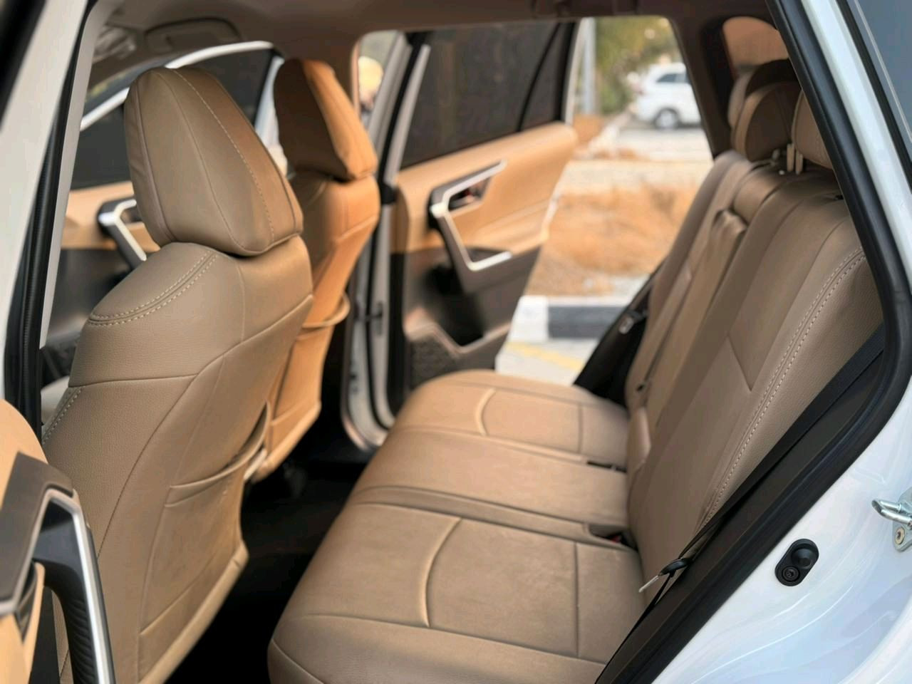 Toyota Rav 4 - Image 10