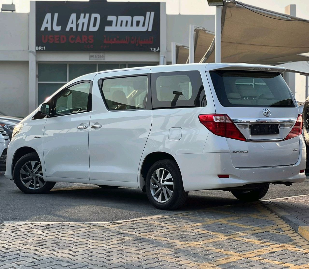 Toyota ALPHARD - Image 3
