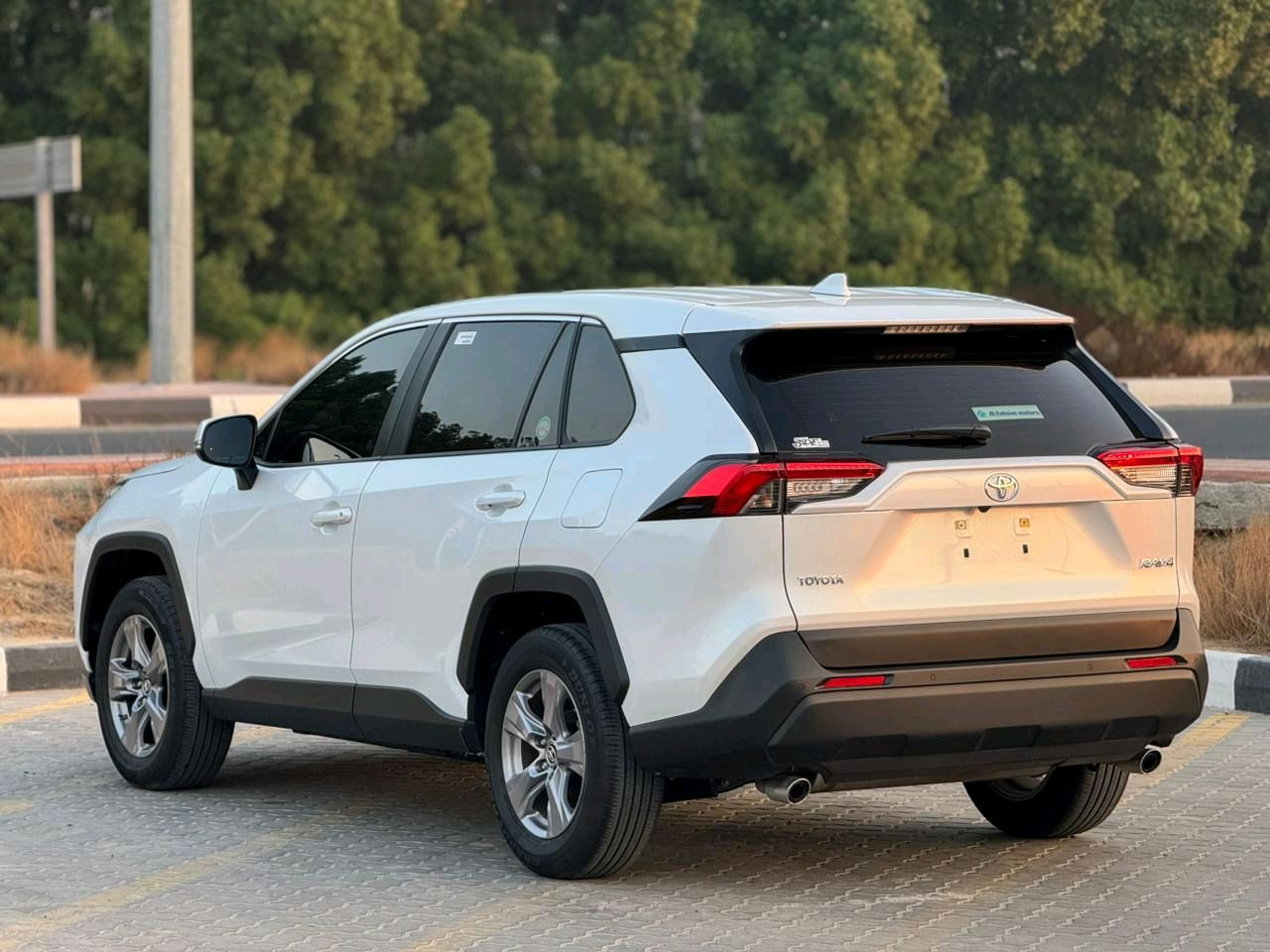 Toyota Rav 4 - Image 7