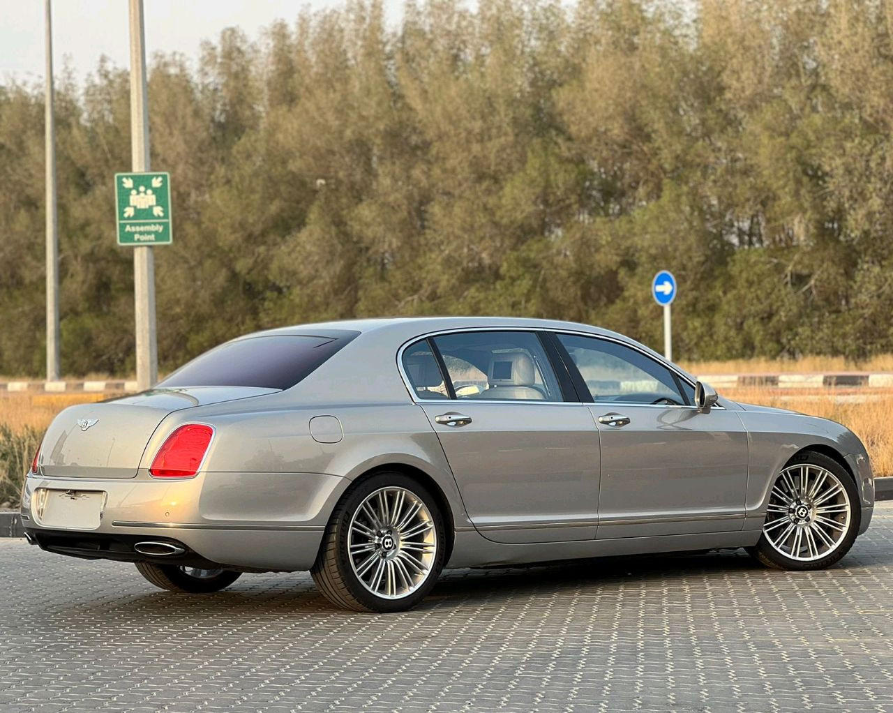 Bentley Continental Flying Spur - Image 3