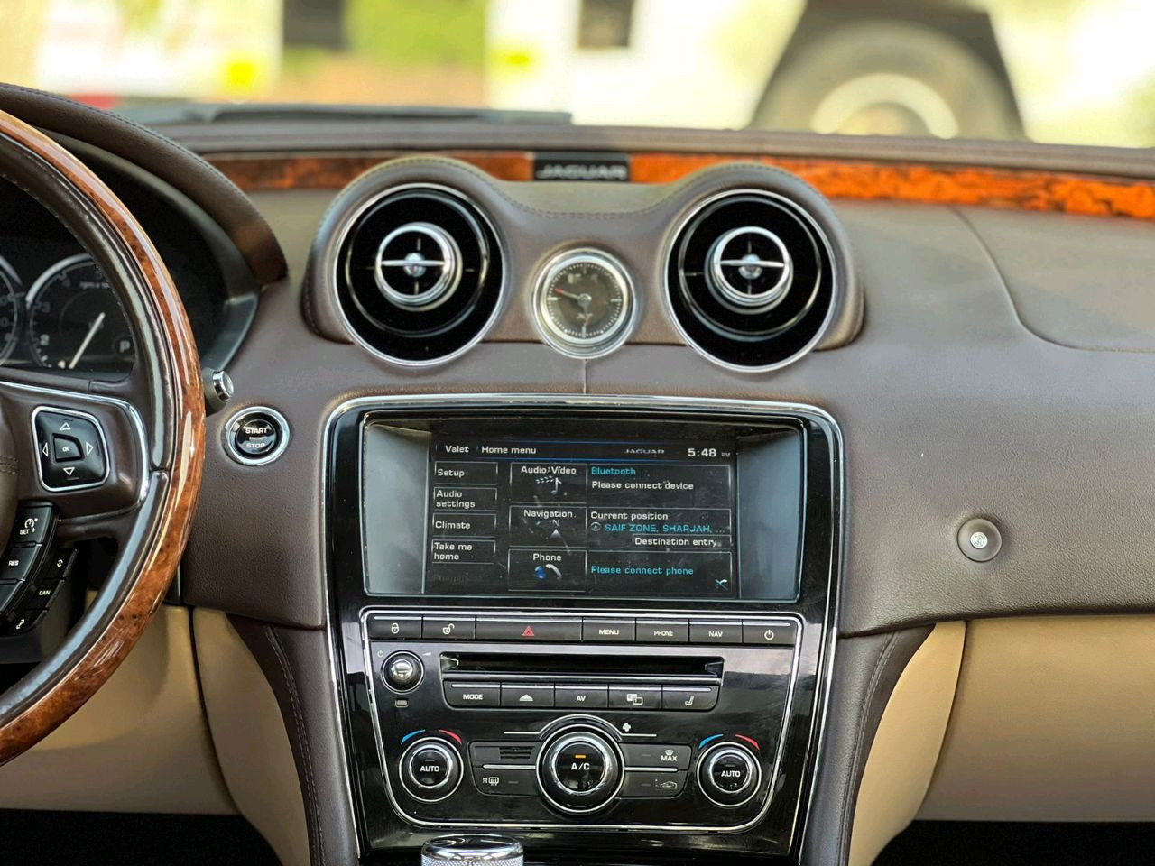 Jaguar XJ-Series - Image 9