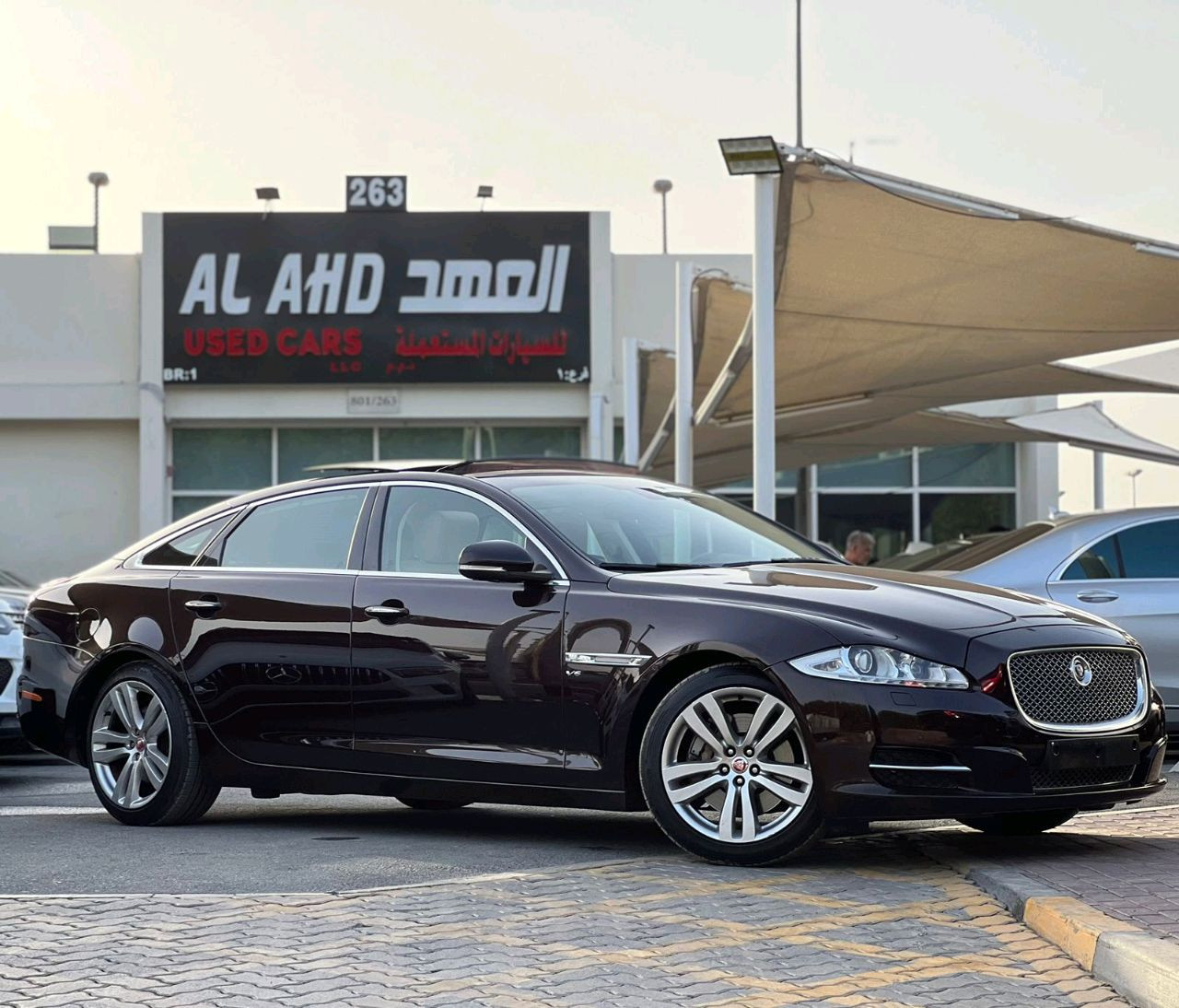 Jaguar XJ-Series - Image 3