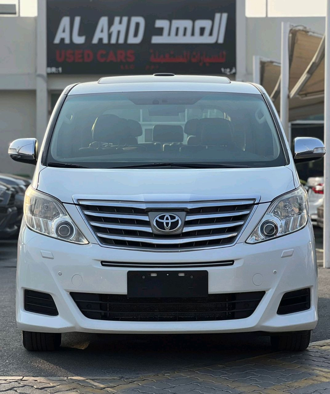 Toyota ALPHARD - Image 12