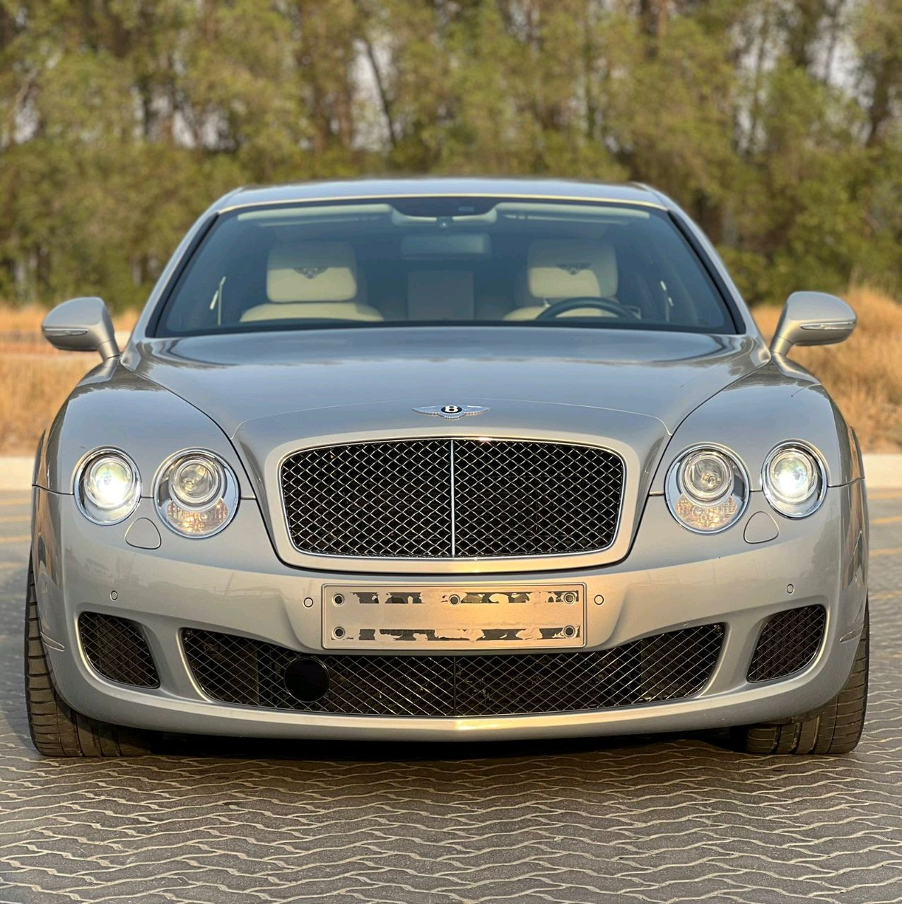 Bentley Continental Flying Spur - Image 11