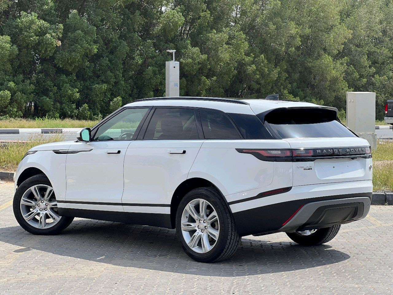 Range Rover VELAR - Image 7