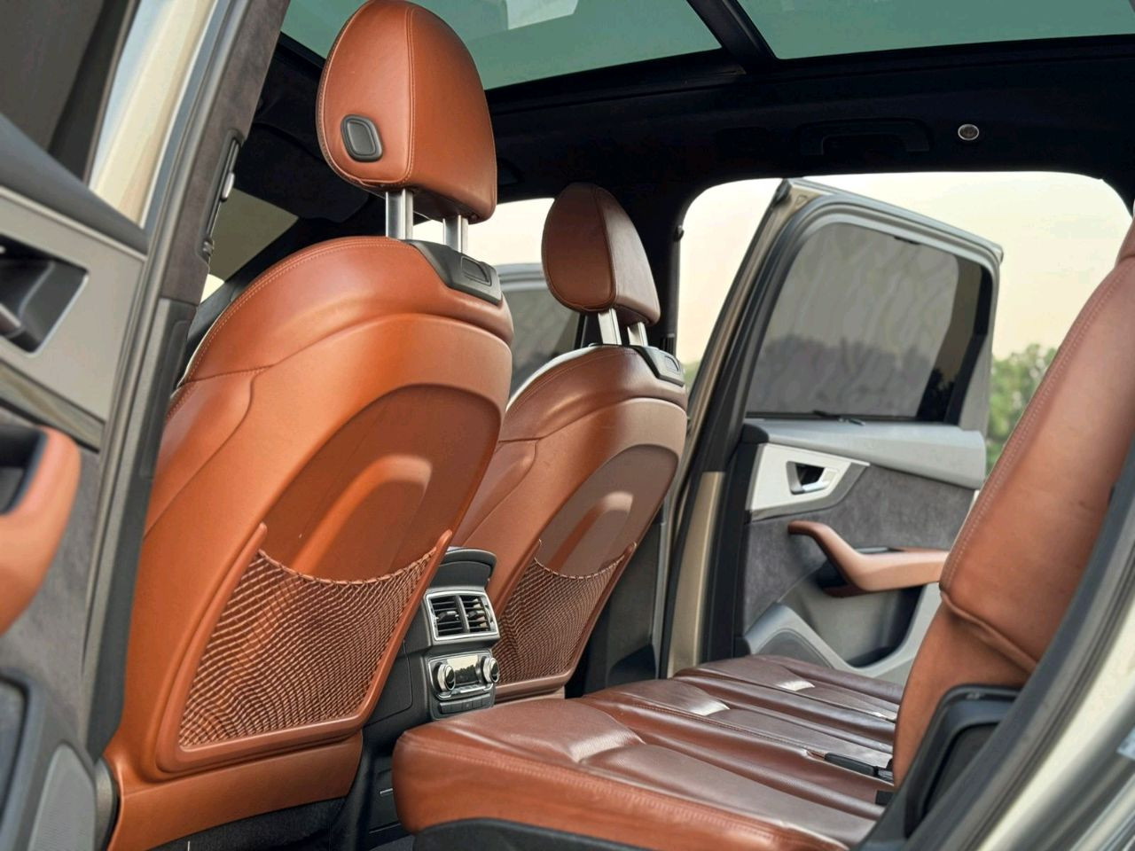 Audi Q7 - Image 6