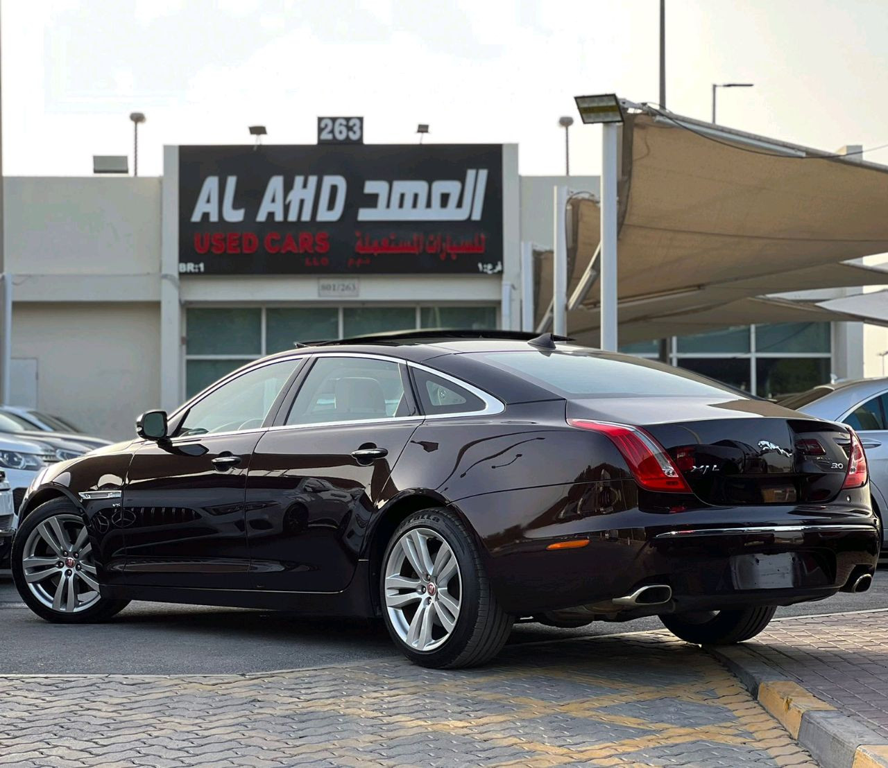 Jaguar XJ-Series - Image 8