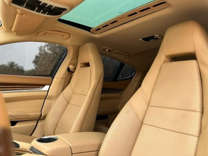 Porsche Panamera - Image 10