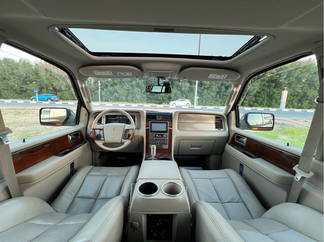 Lincoln Navigator - Image 13