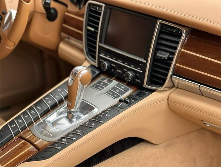 Porsche Panamera - Image 14