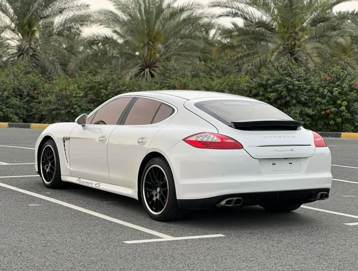 Porsche Panamera - Image 7
