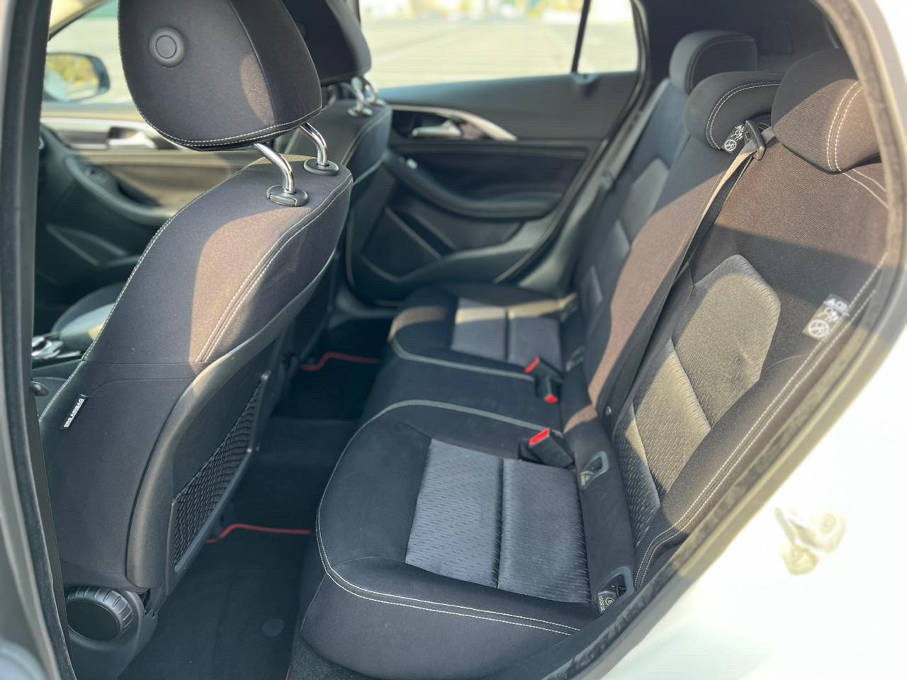 Infiniti Q30 - Image 9