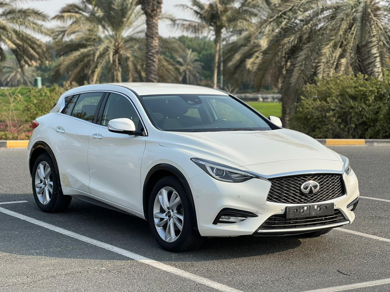 Infiniti Q30 - Image 17