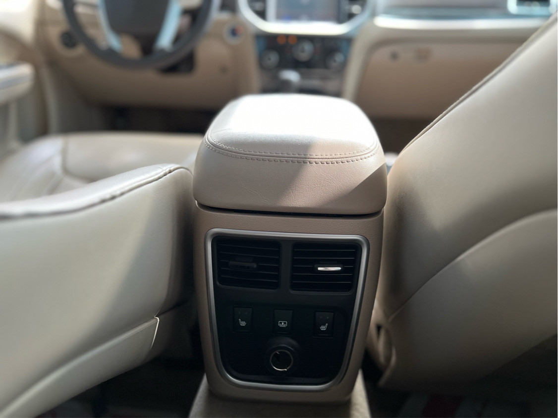 Chrysler 300M/300C - Image 17