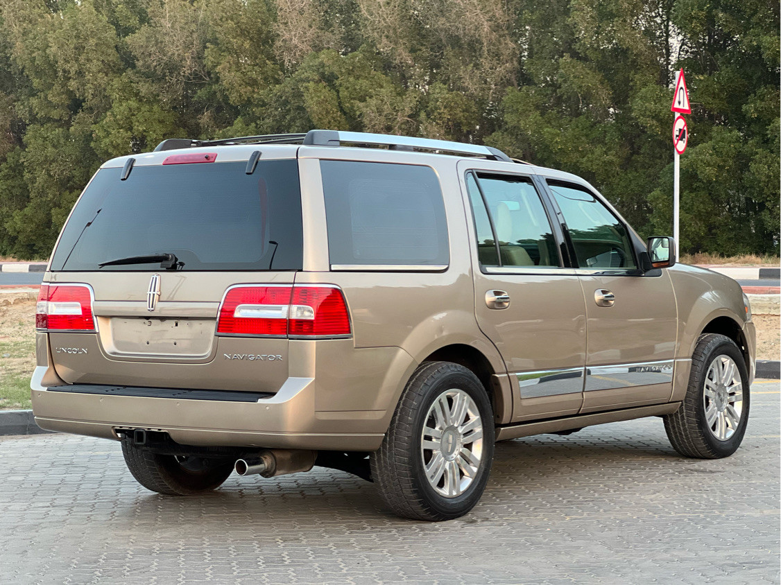 Lincoln Navigator - Image 7