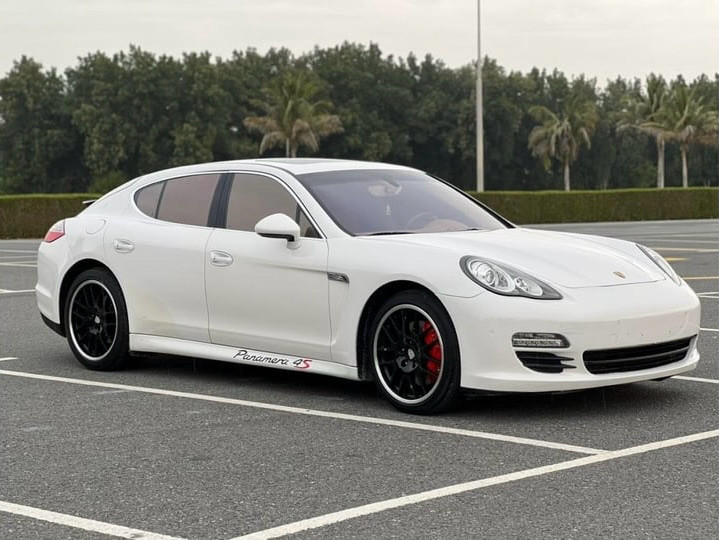 Porsche Panamera - Image 4
