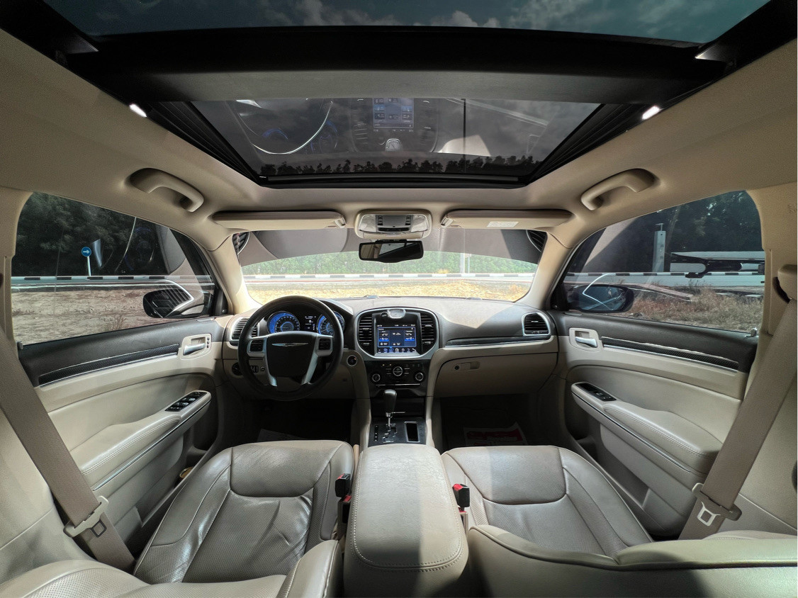 Chrysler 300M/300C - Image 13
