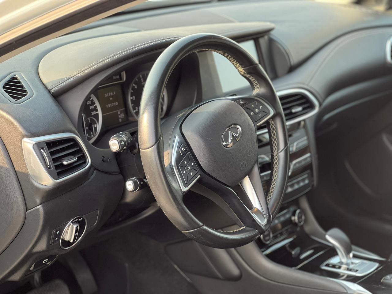 Infiniti Q30 - Image 11