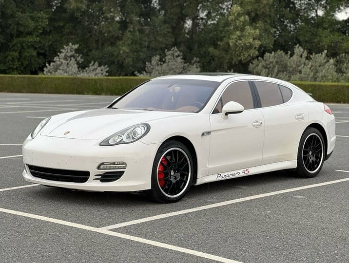 Porsche Panamera - Image 5