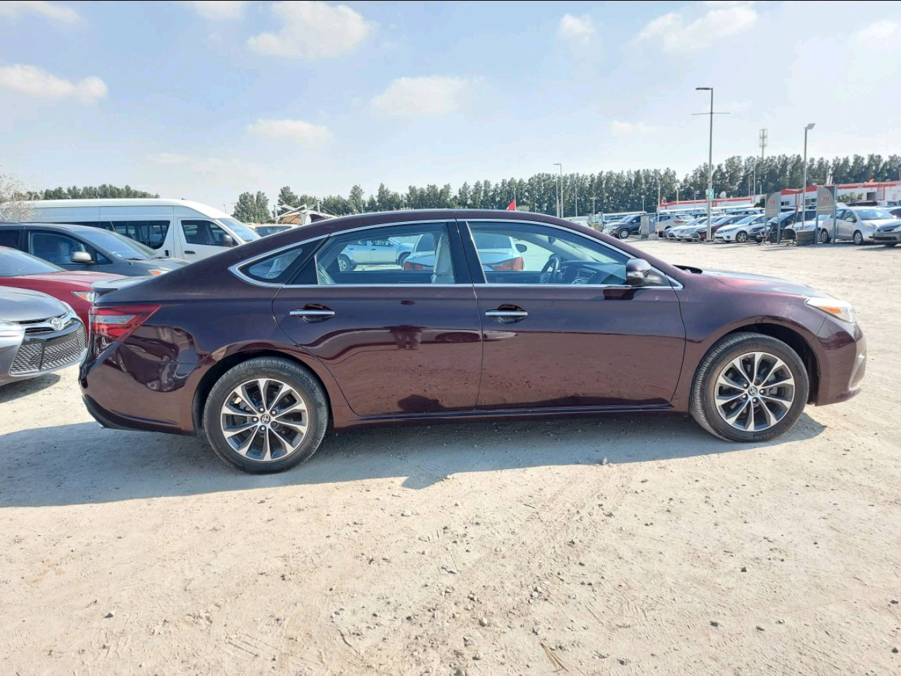 Toyota Avalon - Image 4