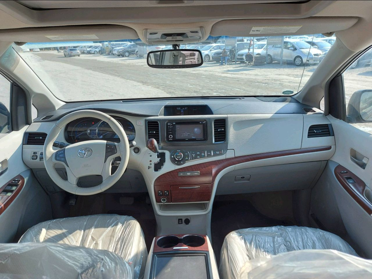 Toyota Sienna - Image 3
