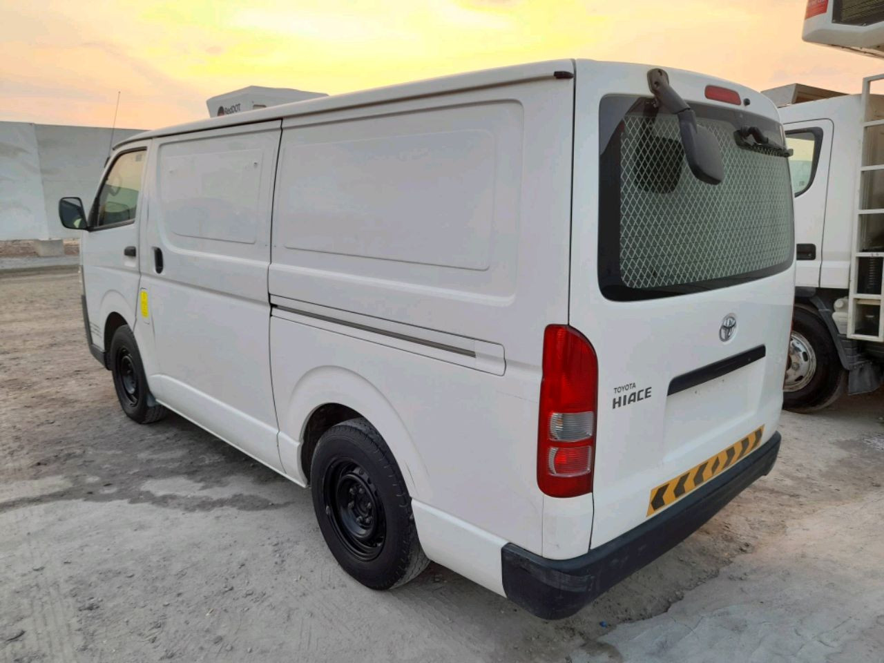 Toyota Hiace - Image 3