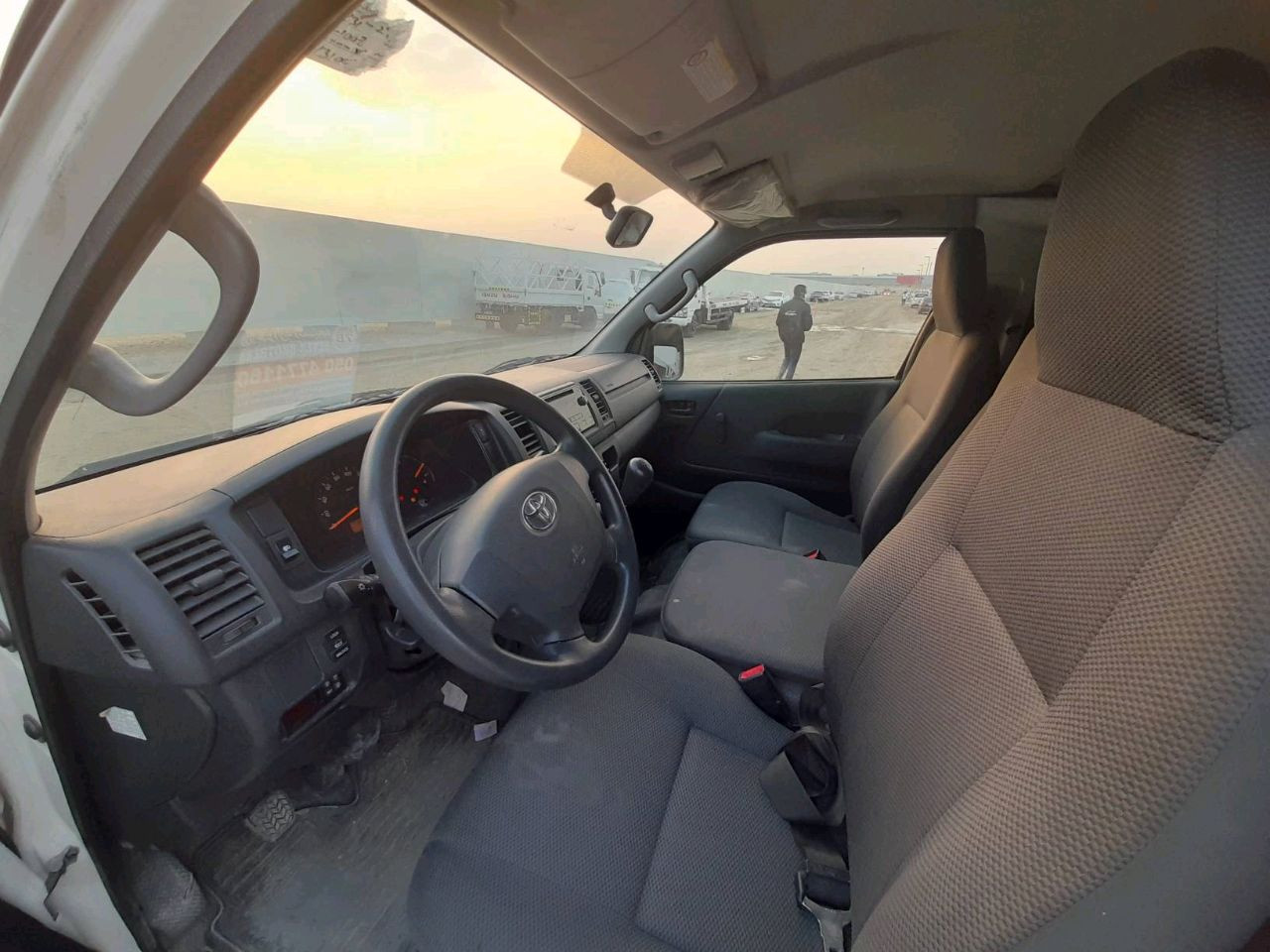 Toyota Hiace - Image 5