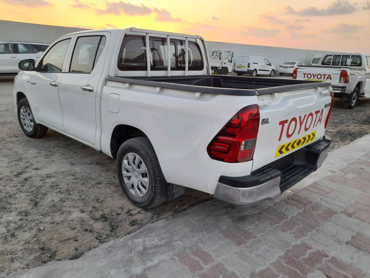 Toyota Hilux - Image 2