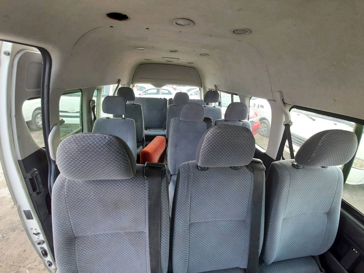 Toyota Hiace - Image 2
