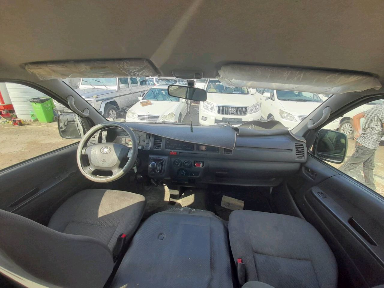Toyota Hiace - Image 2