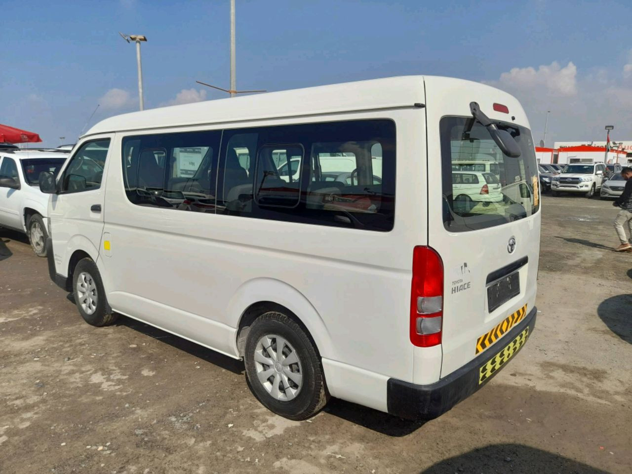 Toyota Hiace - Image 2