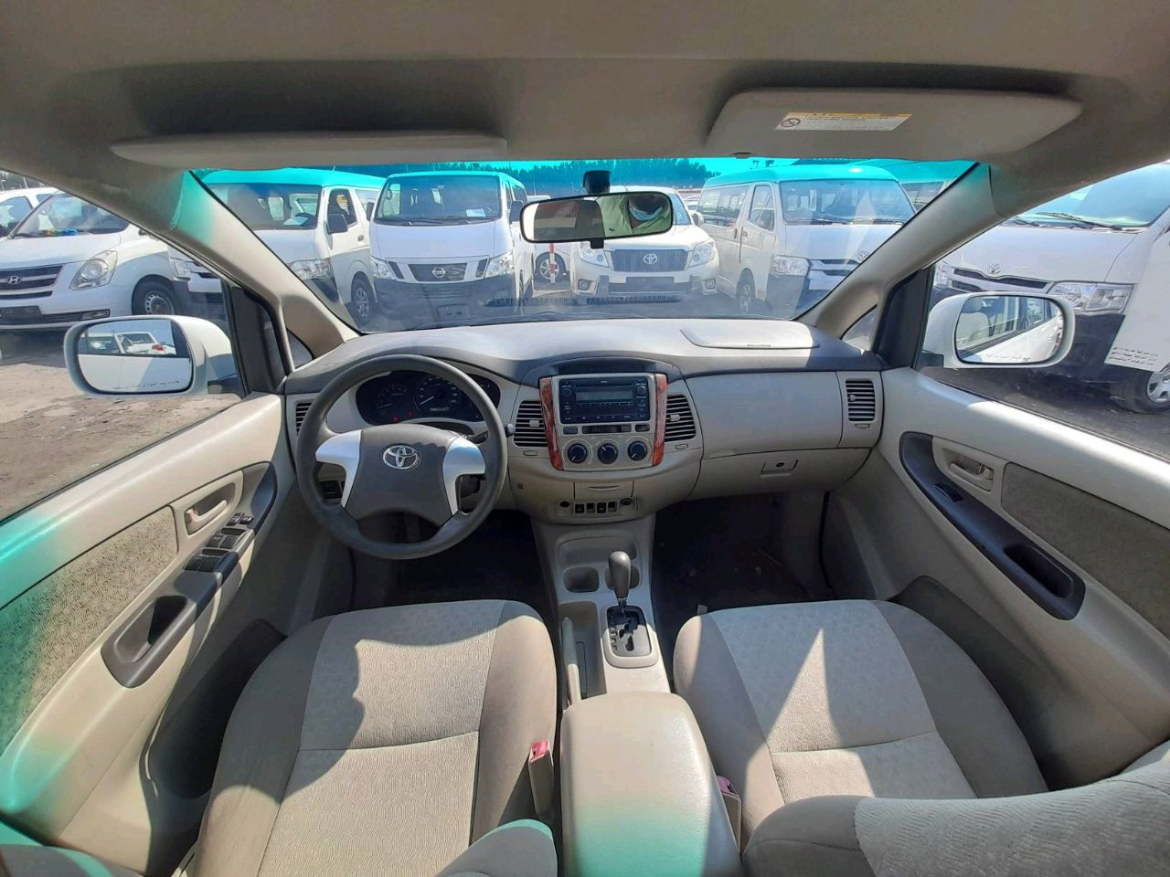 Toyota Innova - Image 4