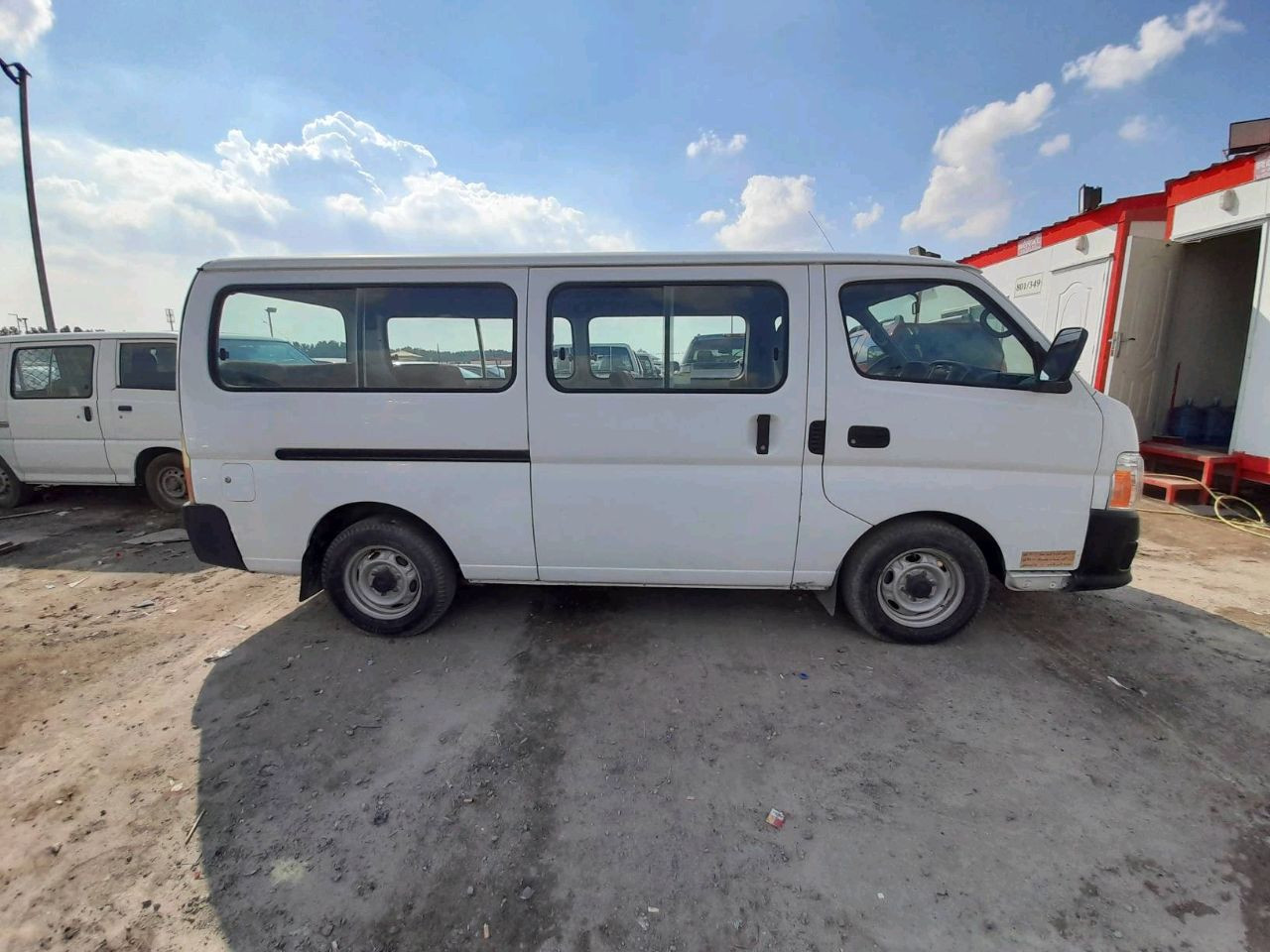 Nissan Urvan - Image 4