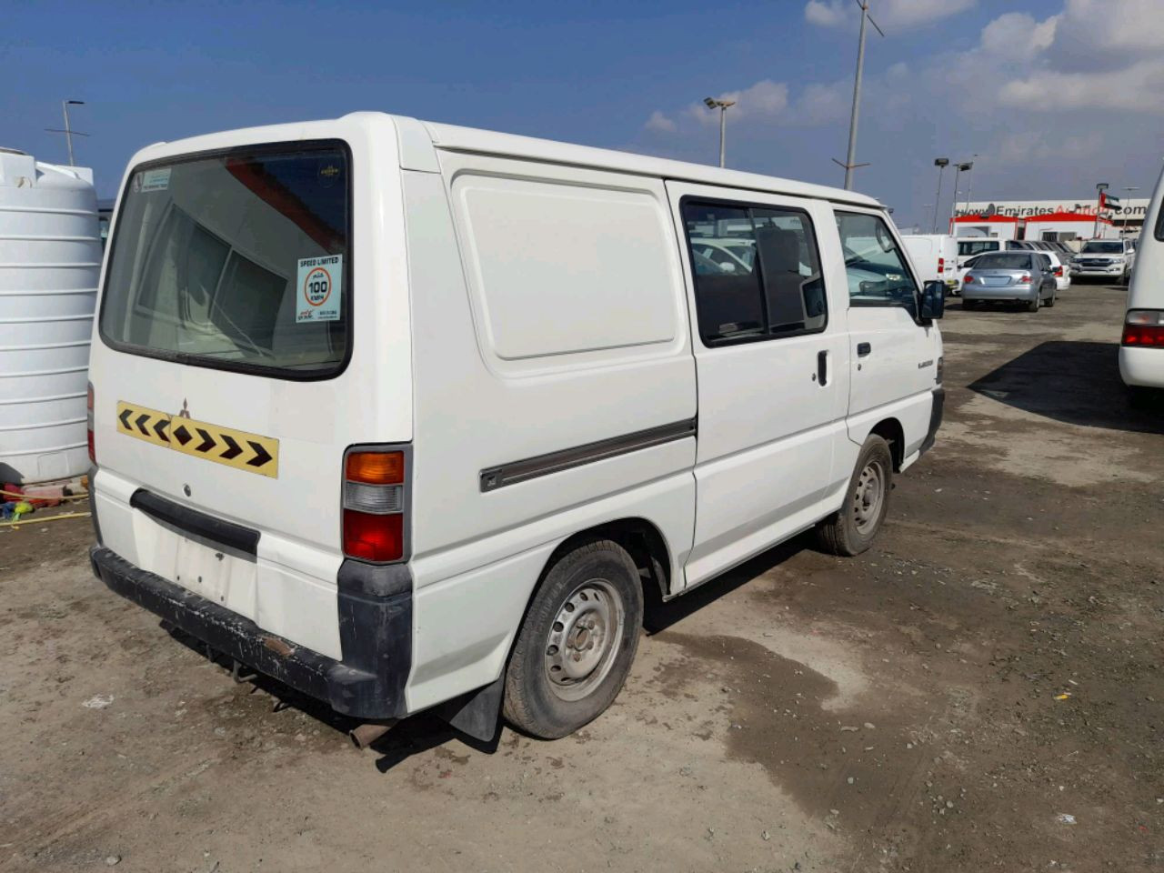 Mitsubishi L300 - Image 5
