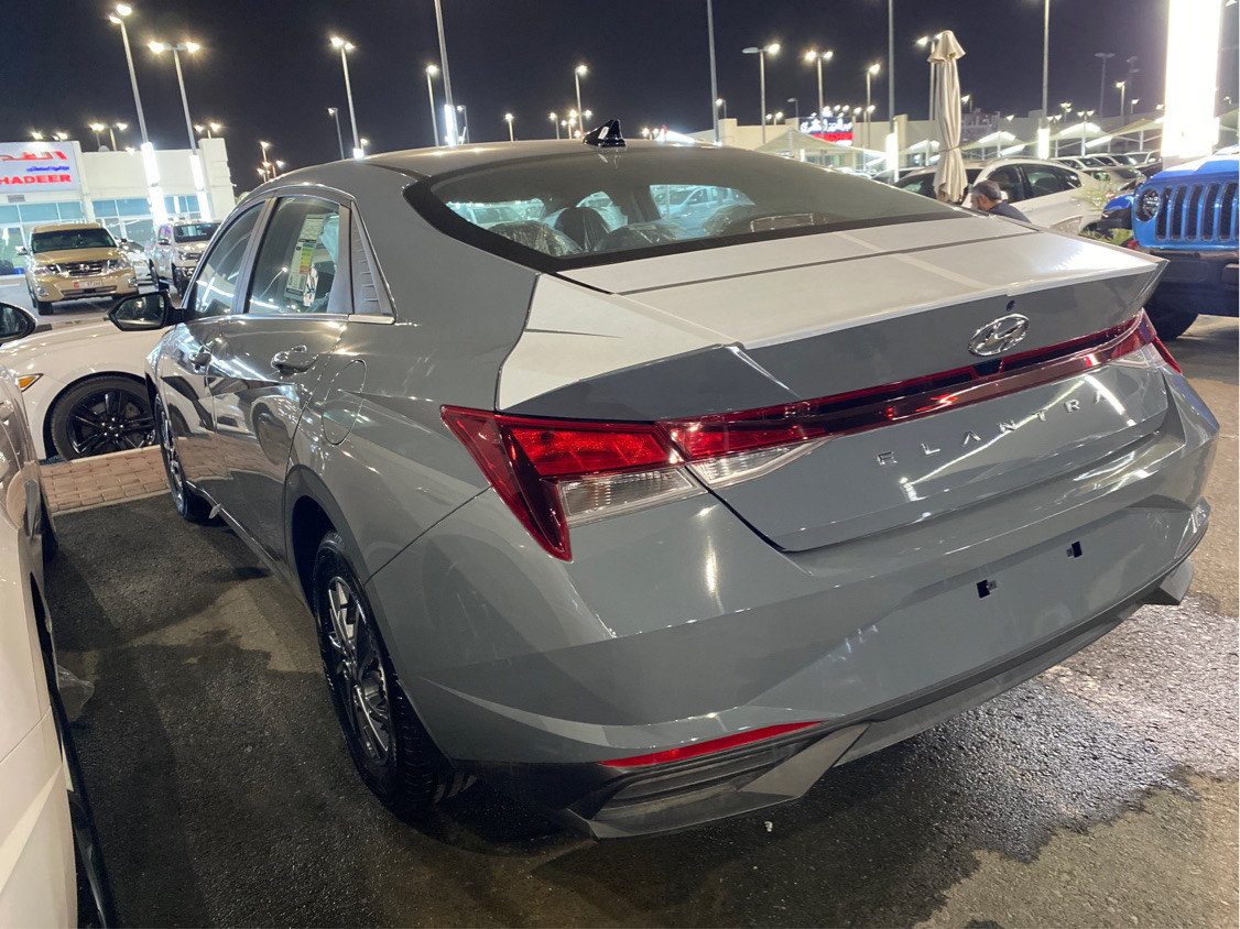 Hyundai Elantra - Image 5
