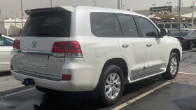 Toyota Land Cruiser - Image 7