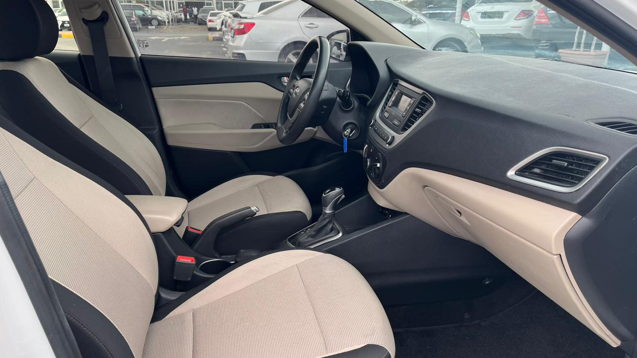 Hyundai Accent - Image 8