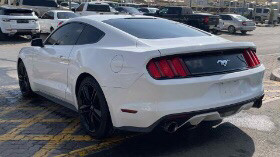 Ford Mustang - Image 3