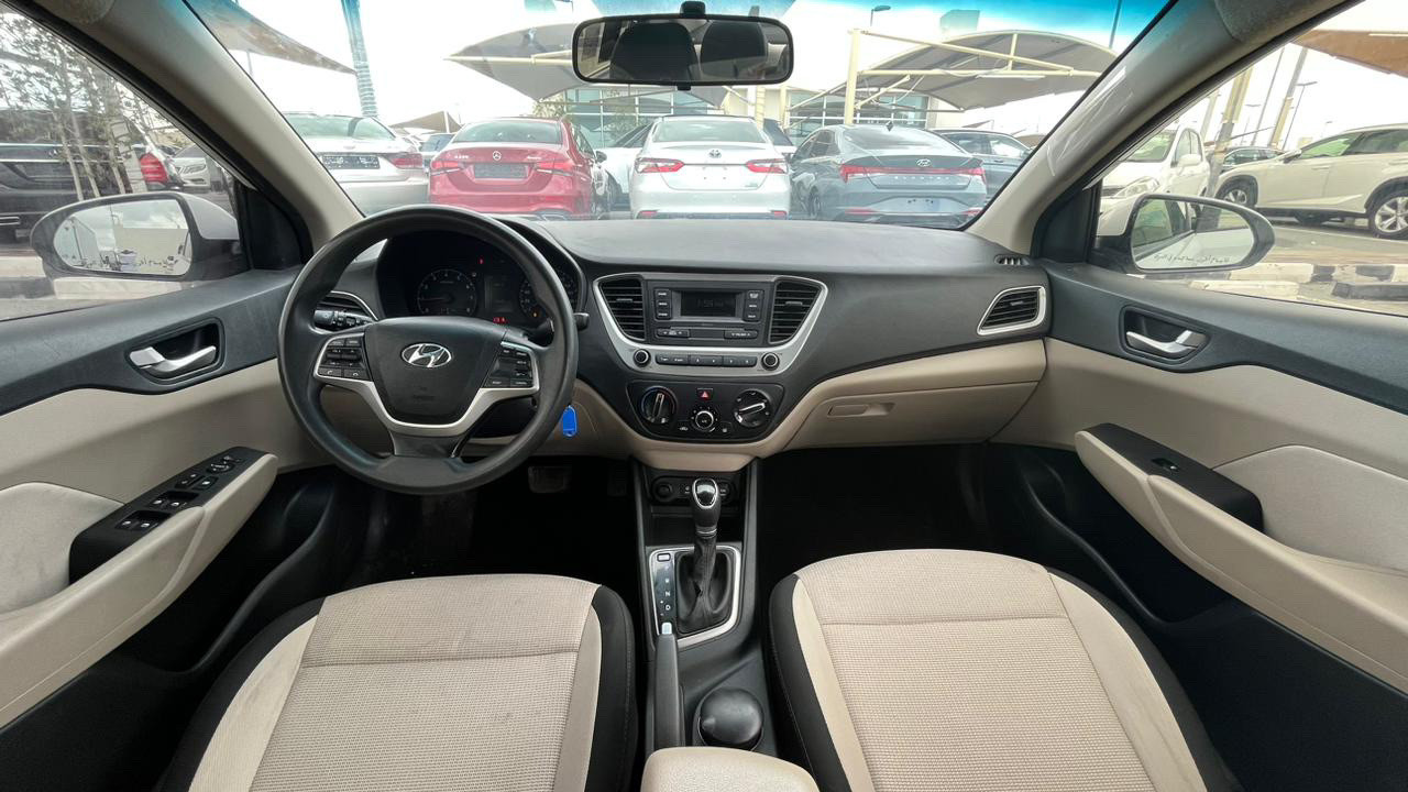 Hyundai Accent - Image 5