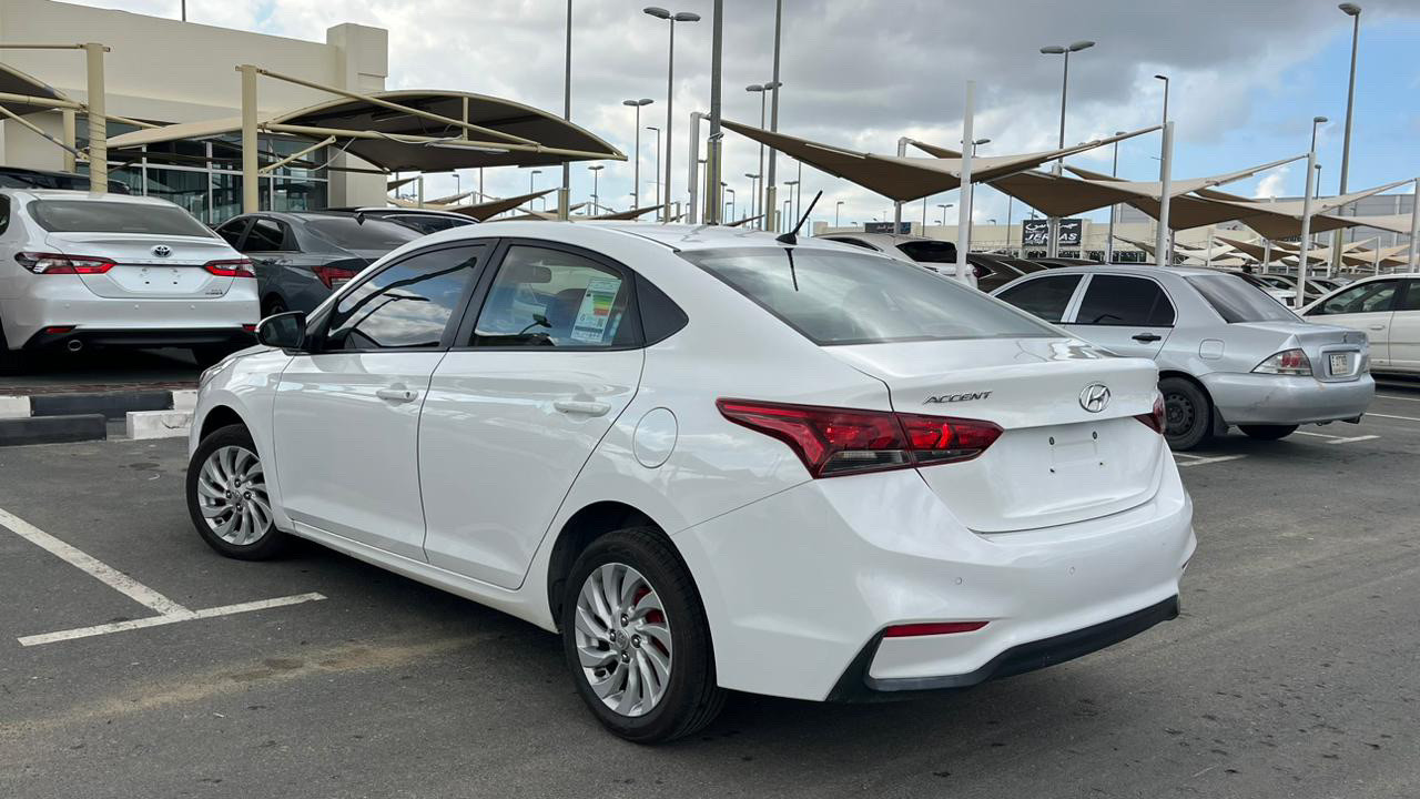 Hyundai Accent - Image 3
